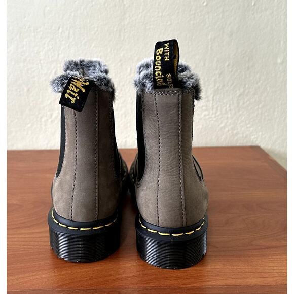Dr. Martens 2976 Leonore Fur Lined Chelsea Boots - Taupe, Size 6 - Picture 3 of 4